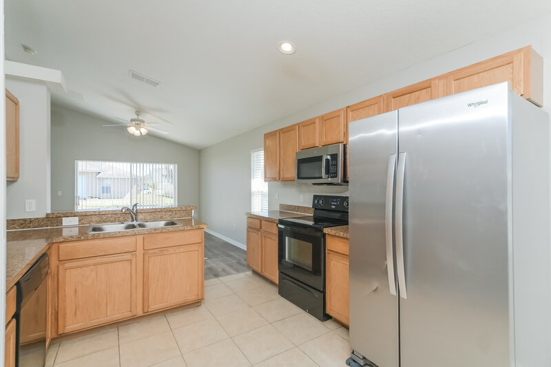 2,035/Mo, 2628 Sunningdale Dr Kissimmee, FL 34746 Kitchen View 2