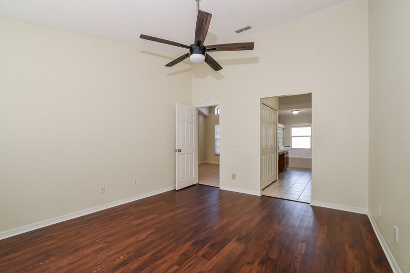 2,200/Mo, 8000 Stirrupwood Ct Orlando, FL 32818 Main Bedroom View 2