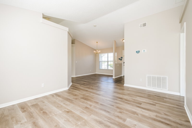 2,175/Mo, 12037 Woodglen Cir Clermont, FL 34711 Living Room View 2