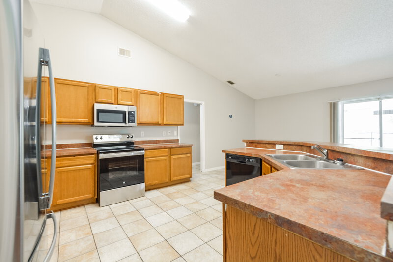 2,510/Mo, 4373 King Edward Dr Orlando, FL 32826 Kitchen View