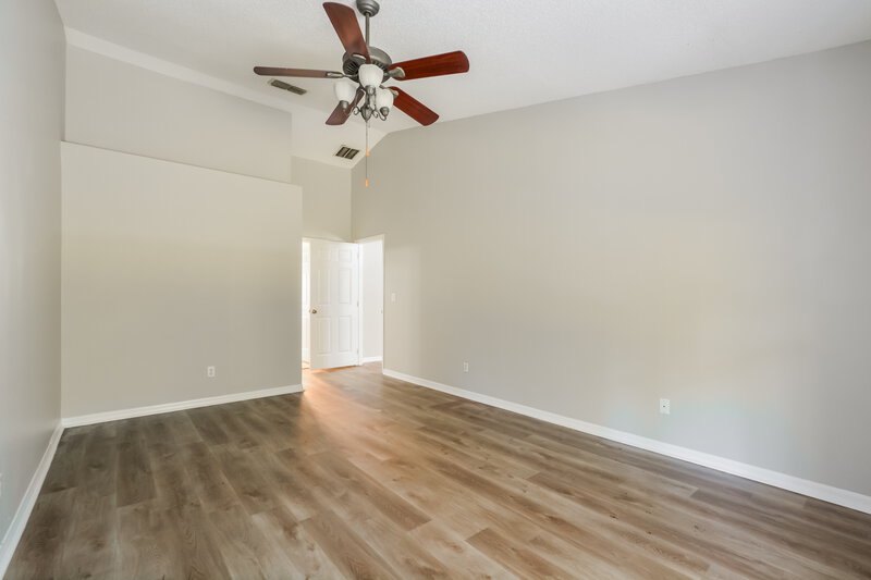 2,510/Mo, 4373 King Edward Dr Orlando, FL 32826 Main Bedroom View
