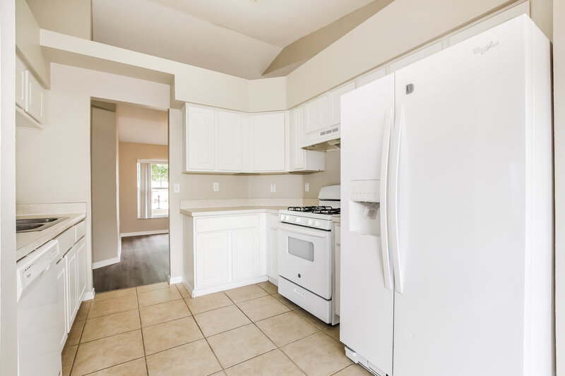 2,165/Mo, 13117 Moonflower Ct Clermont, FL 34711 Kitchen View