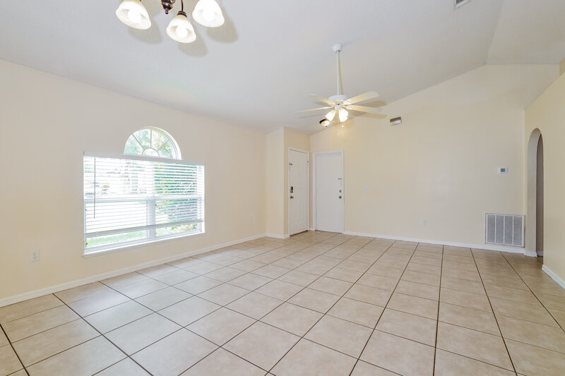 2,055/Mo, 12641 Parkbury Dr Orlando, FL 32828 Living Room View 2