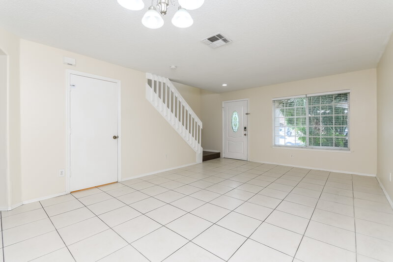 2,585/Mo, 1231 Heather Lake Dr Orlando, FL 32824 Living Room View 2