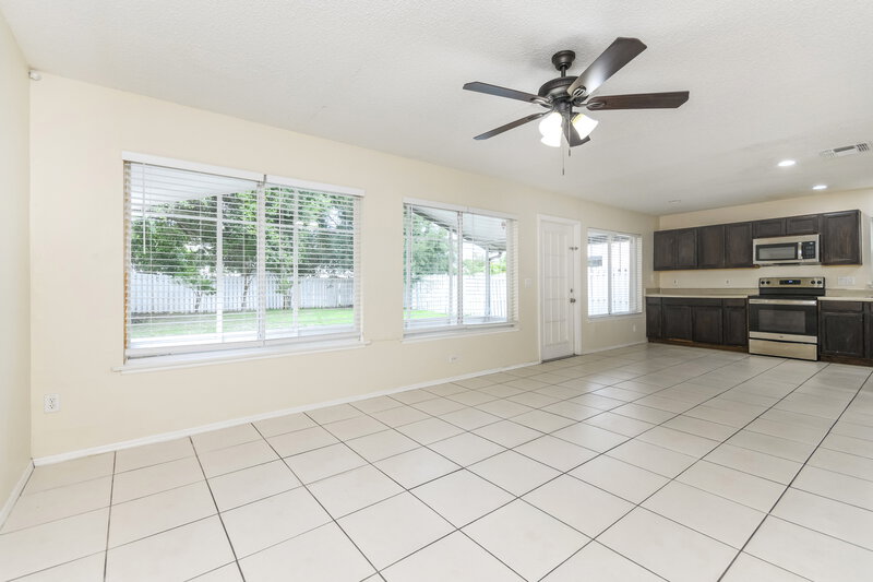 2,585/Mo, 1231 Heather Lake Dr Orlando, FL 32824 Family Room View