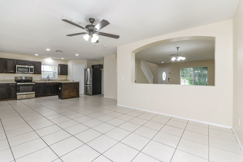 2,585/Mo, 1231 Heather Lake Dr Orlando, FL 32824 Family Room View 2