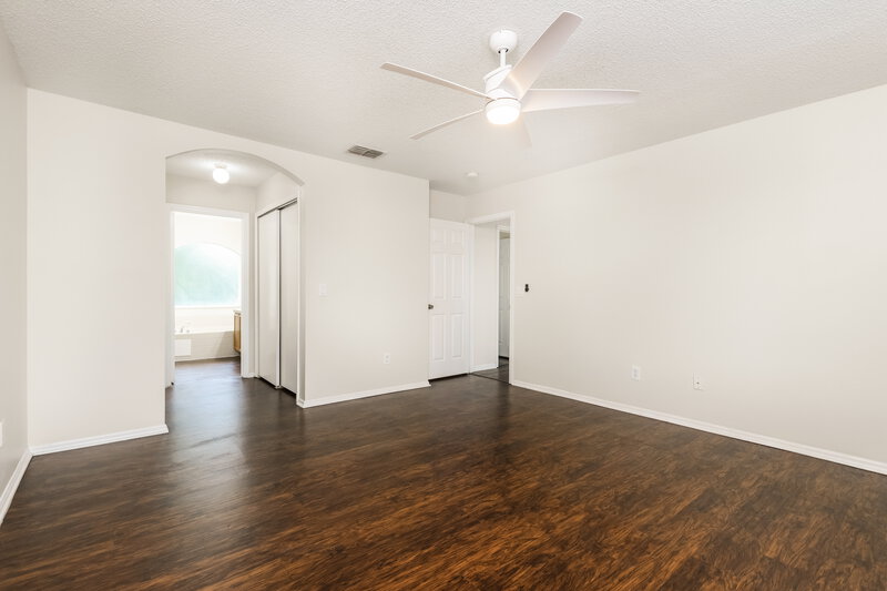 2,585/Mo, 1231 Heather Lake Dr Orlando, FL 32824 Main Bedroom View 2