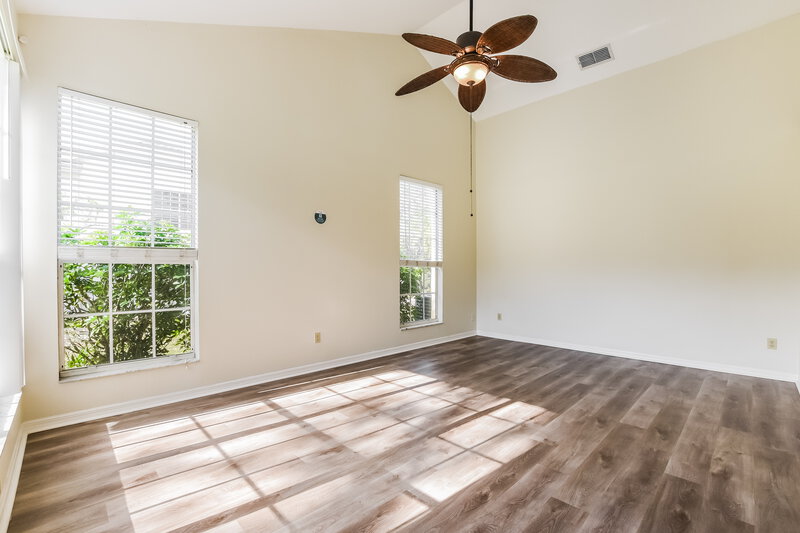 2,390/Mo, 2083 Sawgrass Dr Apopka, FL 32712 Living Room View