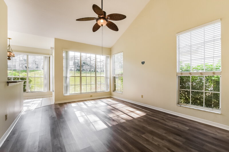 2,390/Mo, 2083 Sawgrass Dr Apopka, FL 32712 Living Room View 2