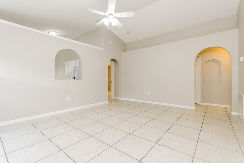 2,230/Mo, 532 Caladesi Trl Orlando, FL 32807 Living Room View 3