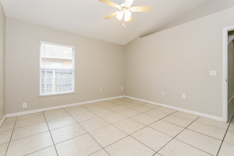 2,230/Mo, 532 Caladesi Trl Orlando, FL 32807 Main Bedroom View 2
