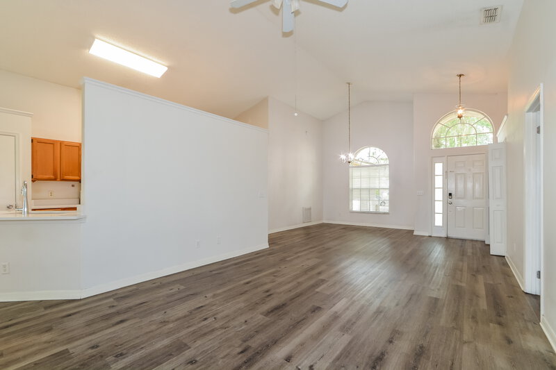 2,455/Mo, 502 Valencia Place Cir Orlando, FL 32825 Living Room View 2