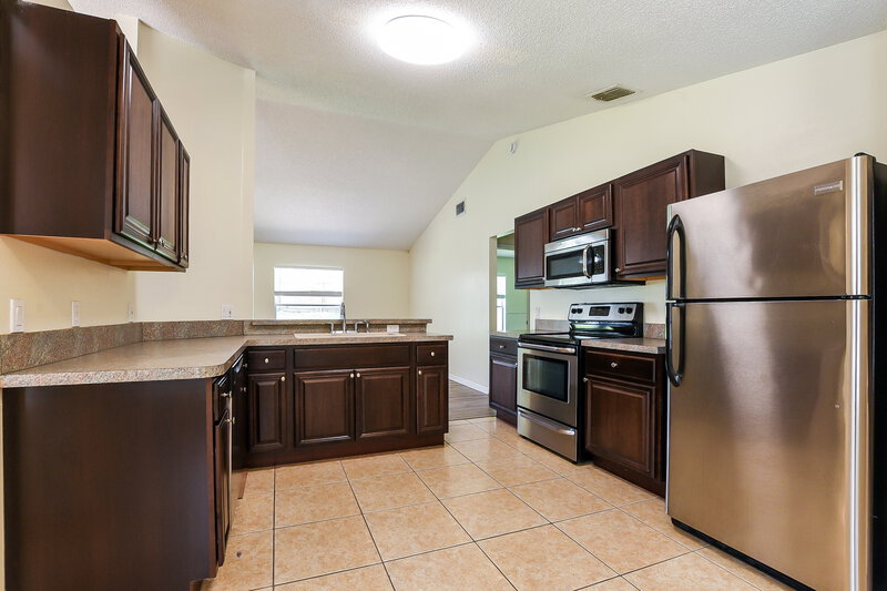 2,450/Mo, 2556 Coachbridge Ct Oviedo, FL 32766 Kitchen View