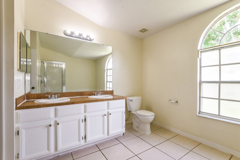2,450/Mo, 2556 Coachbridge Ct Oviedo, FL 32766 Main Bathroom View