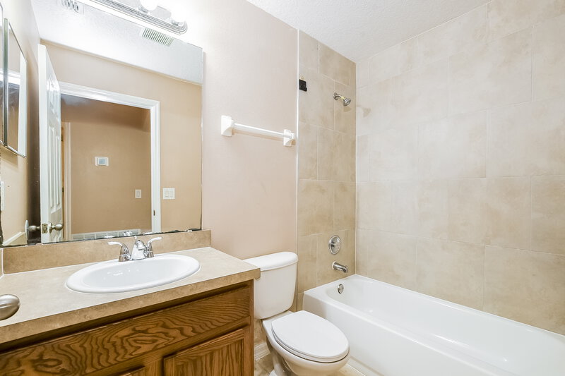 2,475/Mo, 1524 Lalique Ln Orlando, FL 32828 Bathroom View