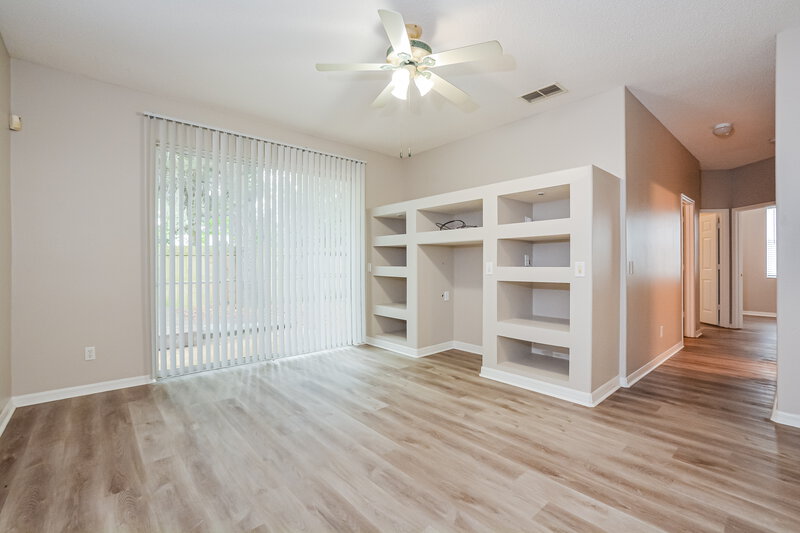 2,535/Mo, 13732 Meadowpark Ave Orlando, FL 32826 Family Room View