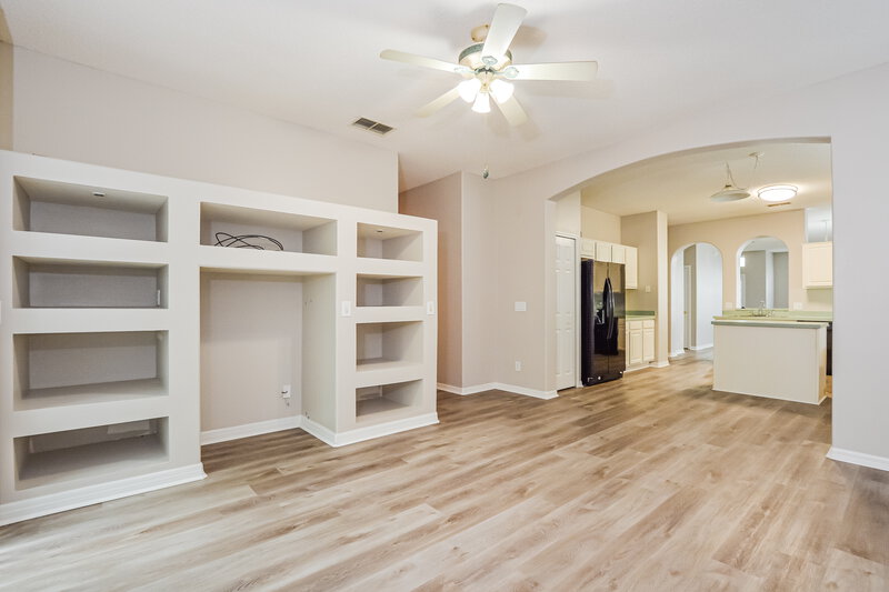 2,535/Mo, 13732 Meadowpark Ave Orlando, FL 32826 Family Room View 2
