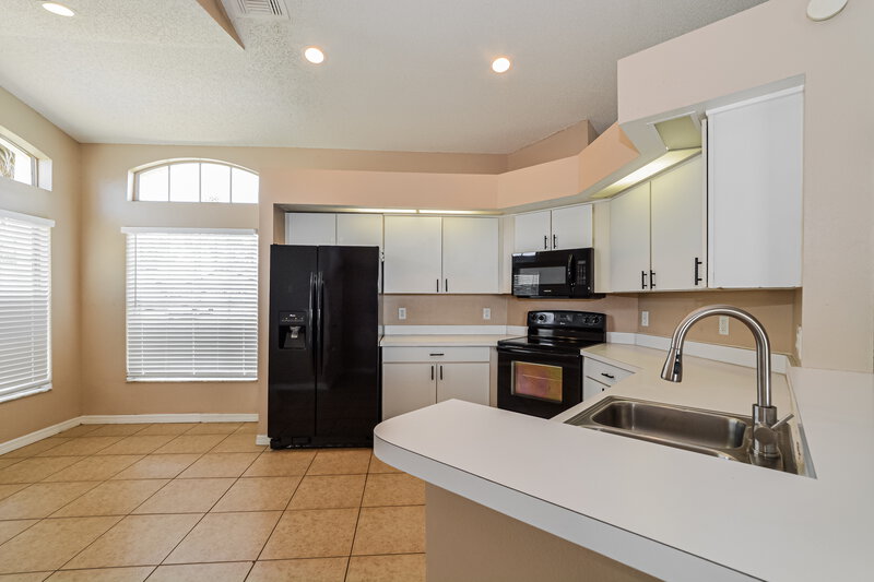 2,220/Mo, 3100 Orchard Pl Kissimmee, FL 34743 Kitchen View