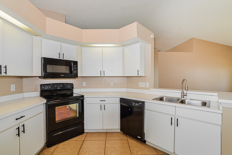 2,220/Mo, 3100 Orchard Pl Kissimmee, FL 34743 Kitchen View 2