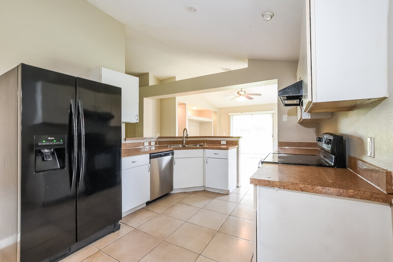 2,205/Mo, 6853 Westlake Blvd Orlando, FL 32810 Kitchen View