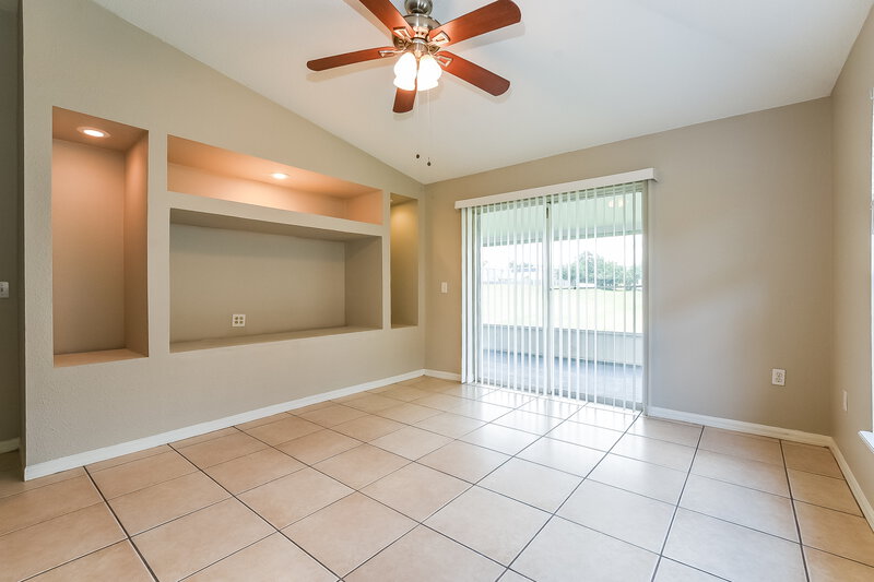2,205/Mo, 6853 Westlake Blvd Orlando, FL 32810 Family Room View 2