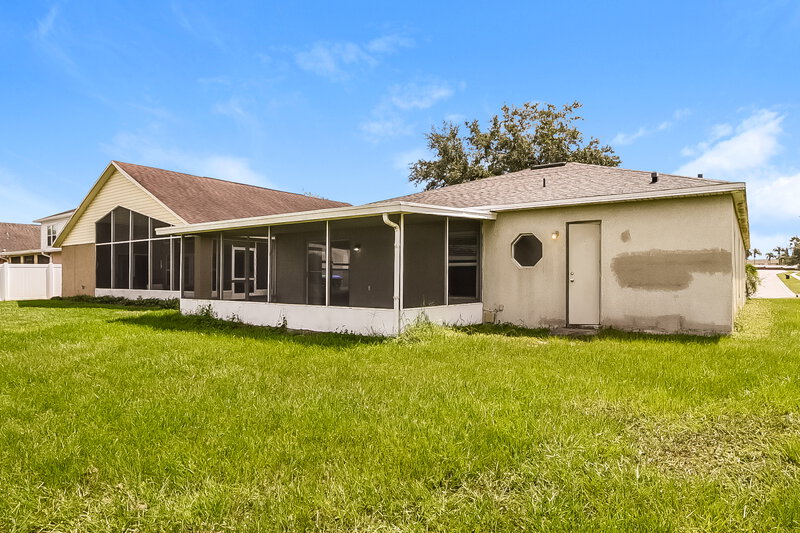 2,205/Mo, 6853 Westlake Blvd Orlando, FL 32810 Rear View