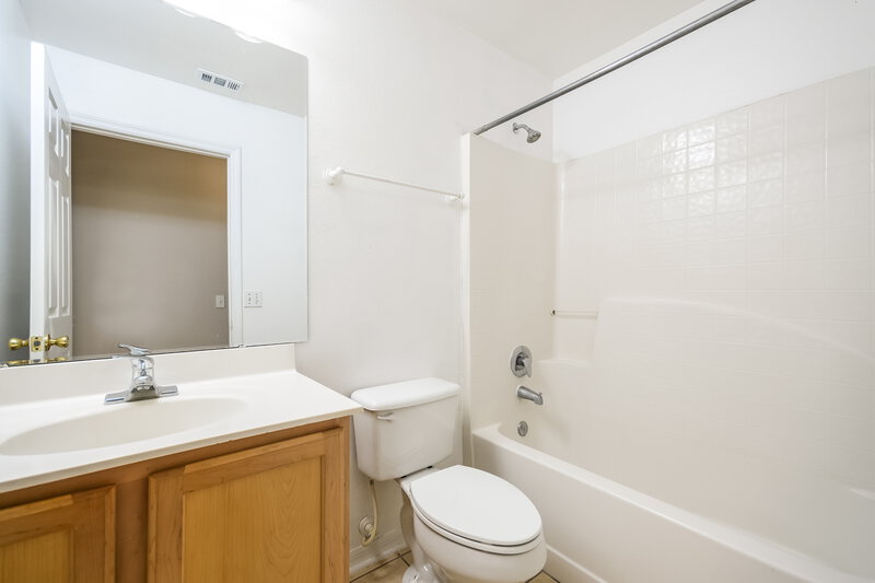 2,140/Mo, 1939 Peridot Cir Kissimmee, FL 34743 Bathroom View