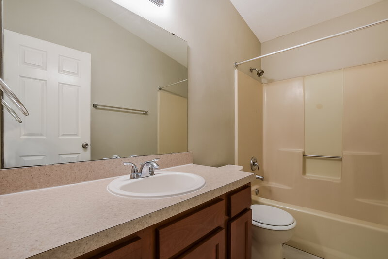 1,880/Mo, 342 Cello Cir Winter Springs, FL 32708 Bathroom View