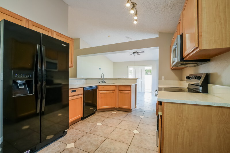 2,380/Mo, 1356 Honey Rd Apopka, FL 32712 Kitchen View