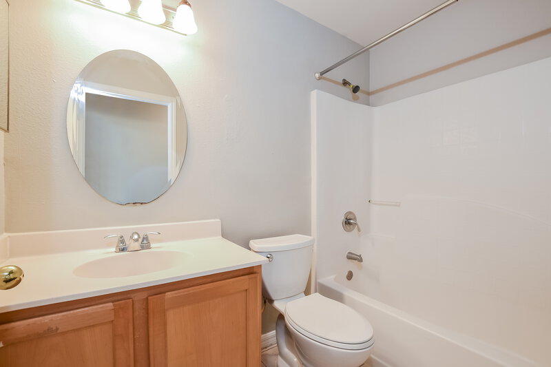 2,380/Mo, 1356 Honey Rd Apopka, FL 32712 Bathroom View