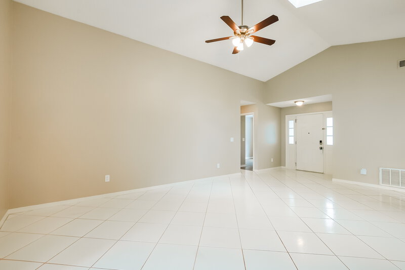 2,335/Mo, 1011 Manigan Ave Oviedo, FL 32765 Living Room View