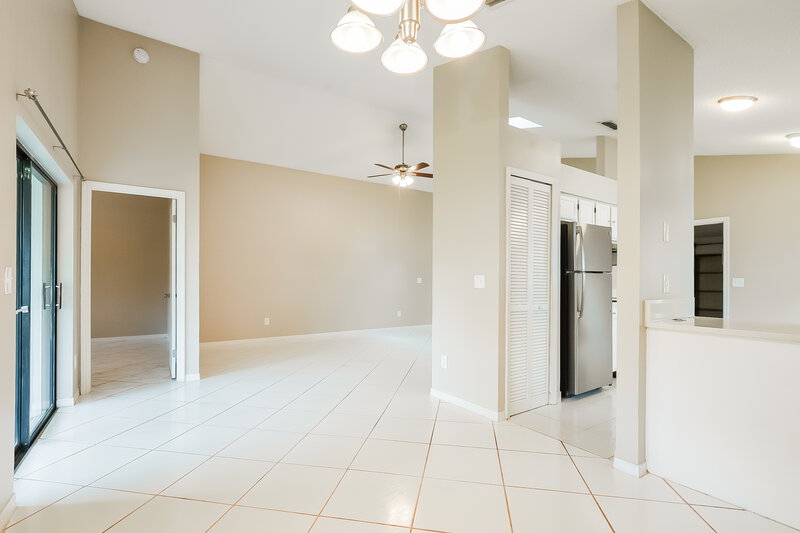 2,335/Mo, 1011 Manigan Ave Oviedo, FL 32765 Dining Room View 2