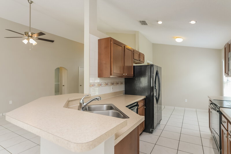2,150/Mo, 8344 Fort Thomas Way Orlando, FL 32822 Kitchen View