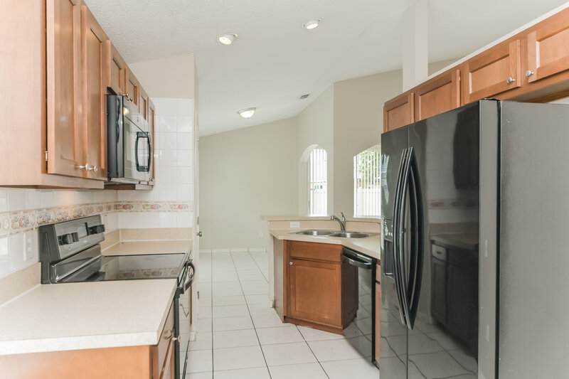 2,150/Mo, 8344 Fort Thomas Way Orlando, FL 32822 Kitchen View 2