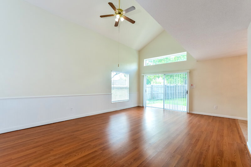 2,265/Mo, 580 Spinnaker Way Lake Mary, FL 32746 Living Room View 2
