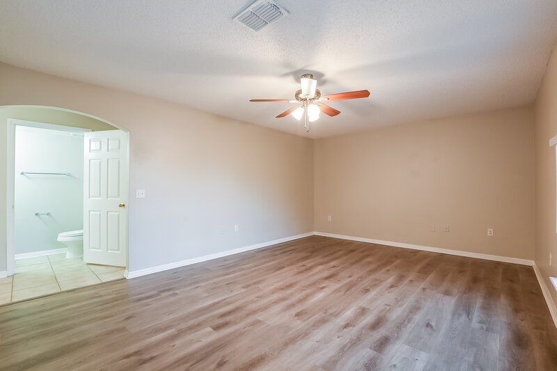 2,000/Mo, 5309 Sunset Canyon Dr Kissimmee, FL 34758 Living Room View 2