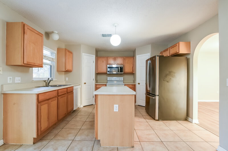 2,000/Mo, 5309 Sunset Canyon Dr Kissimmee, FL 34758 Kitchen View 2