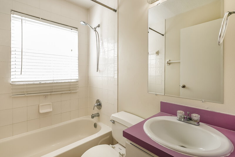 2,900/Mo, 1289 Himalayan Ct Apopka, FL 32712 Bathroom View 2