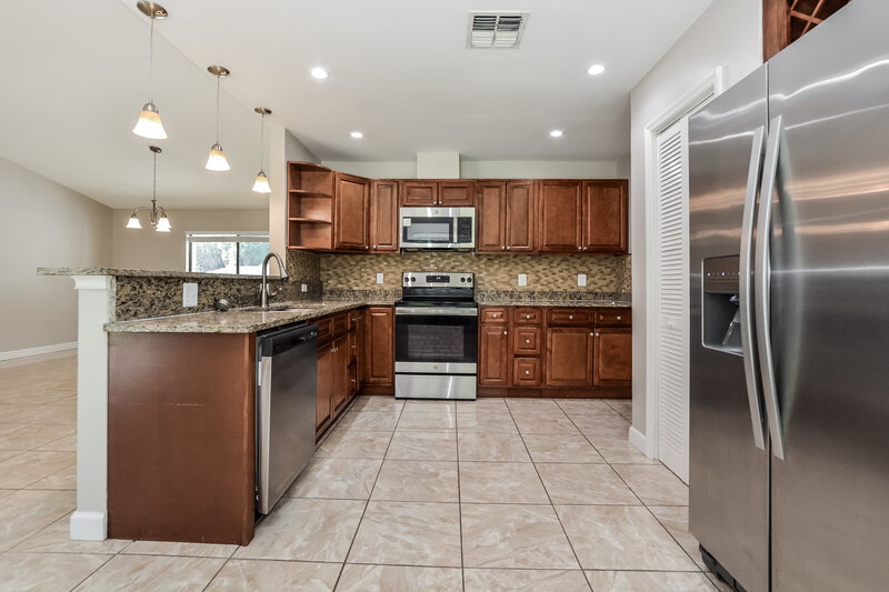 3,670/Mo, 1991 Bentwood Dr Winter Park, FL 32792 Kitchen View