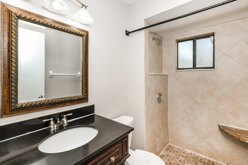2,170/Mo, 524 Southport Dr Longwood, FL 32750 Main Bathroom View