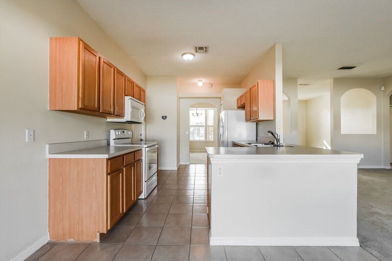 1,955/Mo, 2516 Teak Ct Kissimmee, FL 34743 Kitchen View 3