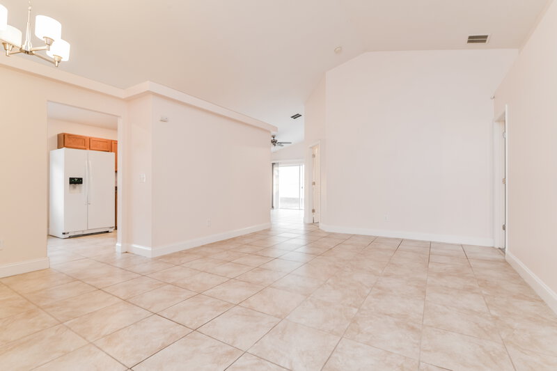 2,060/Mo, 2708 Eagle Creek Ct Kissimmee, FL 34746 Living Room View 2