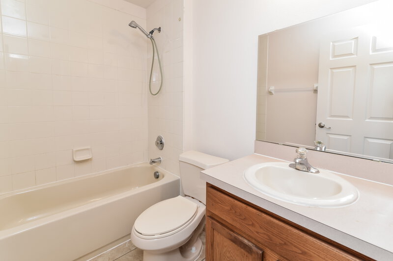 2,060/Mo, 2708 Eagle Creek Ct Kissimmee, FL 34746 Bathroom View