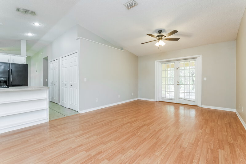 1,985/Mo, 8642 Wellington Loop Kissimmee, FL 34747 Living Room View 4