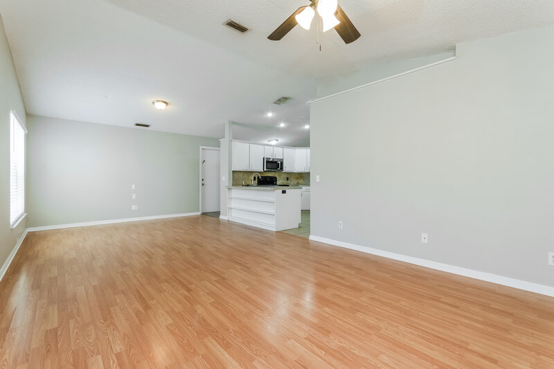 1,985/Mo, 8642 Wellington Loop Kissimmee, FL 34747 Living Room View 5
