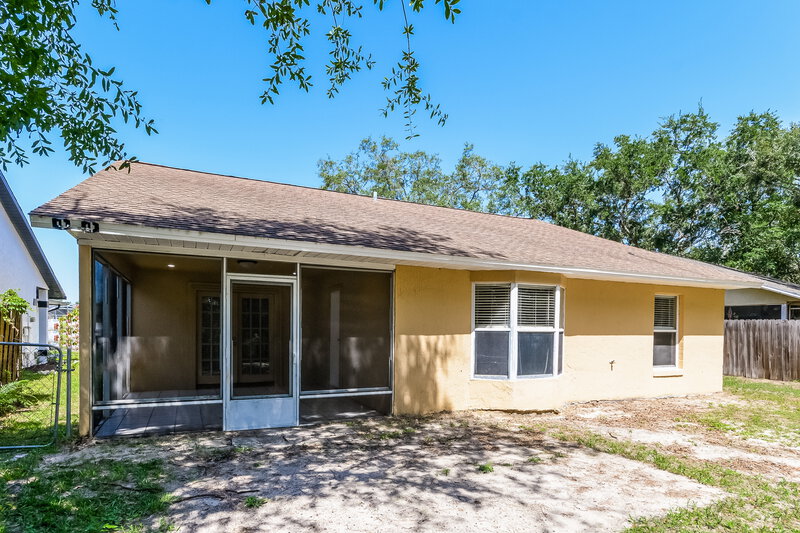 1,985/Mo, 8642 Wellington Loop Kissimmee, FL 34747 Rear View