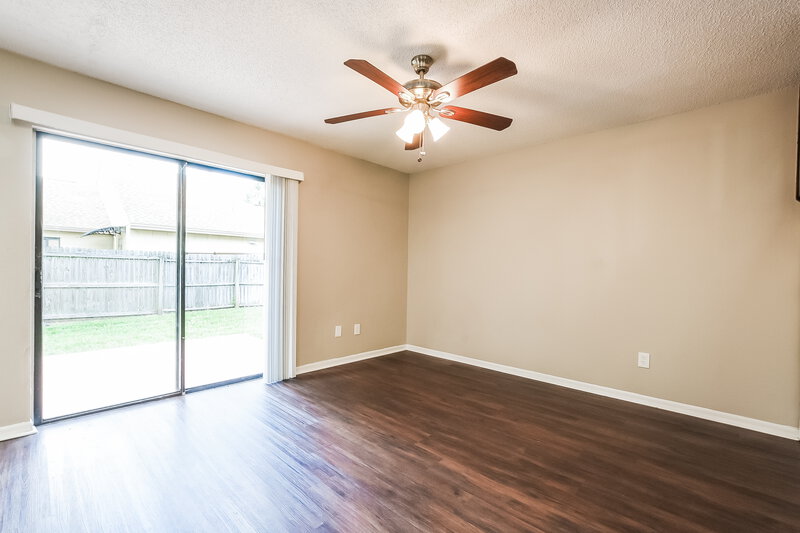 2,170/Mo, 2197 Grasmere Dr Apopka, FL 32703 Family Room View 2