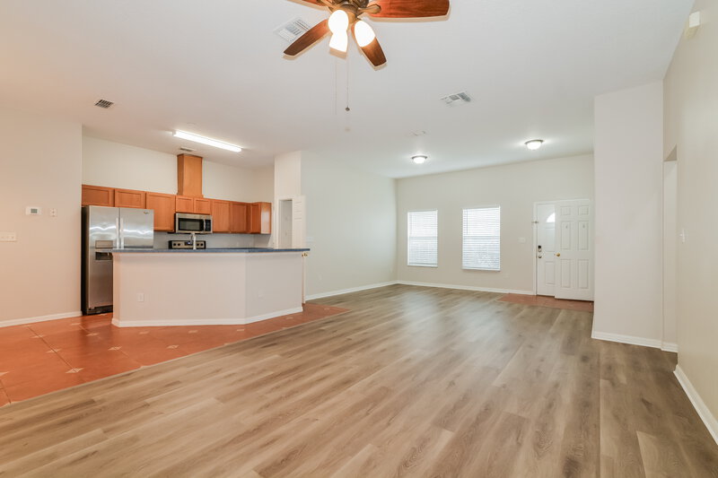 2,200/Mo, 1152 Orange Grove Ln Apopka, FL 32712 Living Room View 2