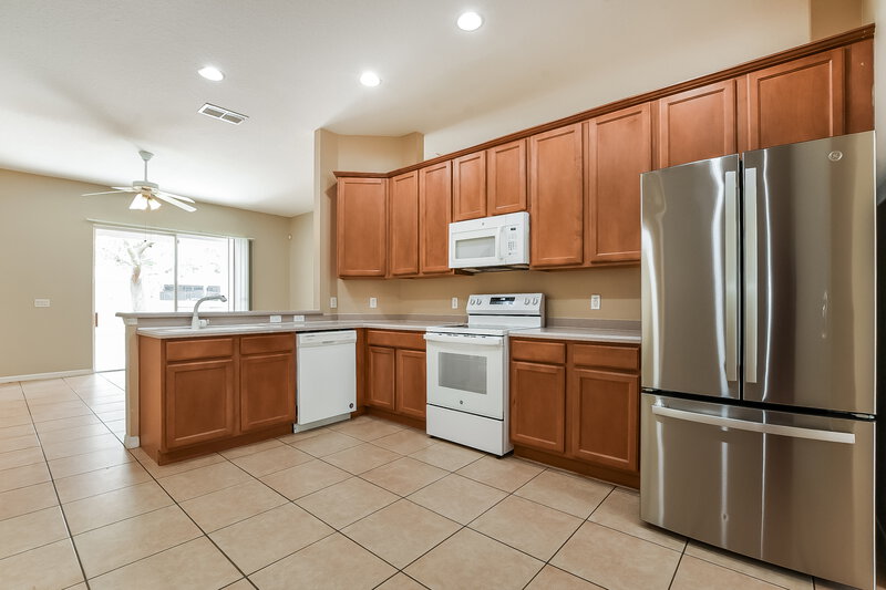 2,465/Mo, 4322 Rock Hill Loop Apopka, FL 32712 Kitchen View