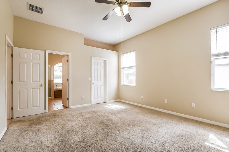 2,465/Mo, 4322 Rock Hill Loop Apopka, FL 32712 Main Bedroom View 2